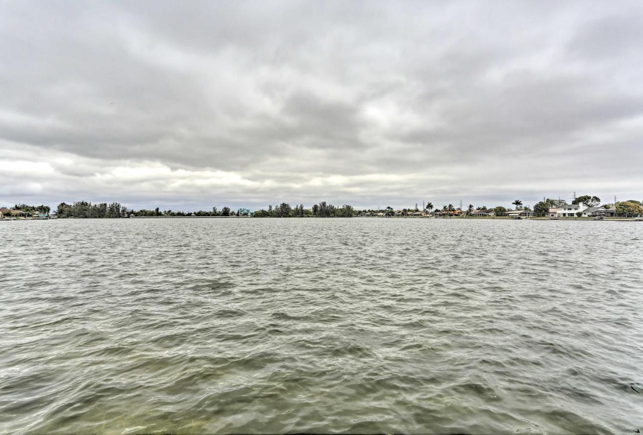 Lakefront Cape Coral Home With Private Pool And Dock! Exterior photo