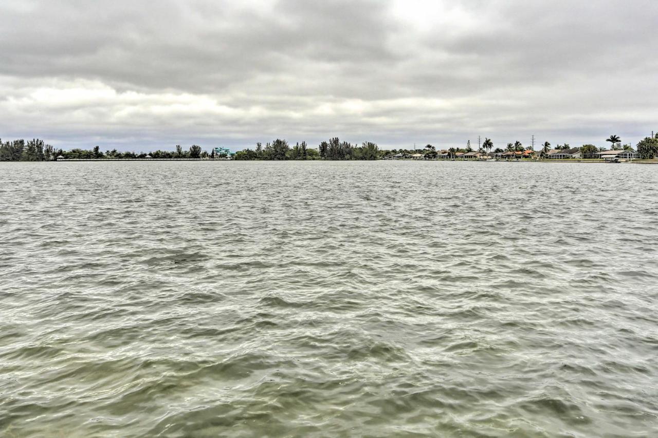 Lakefront Cape Coral Home With Private Pool And Dock! Exterior photo